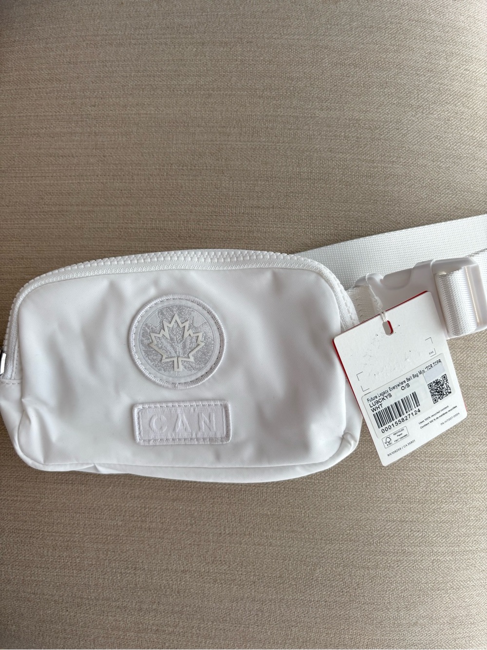 Lululemon Canada theme belt bag